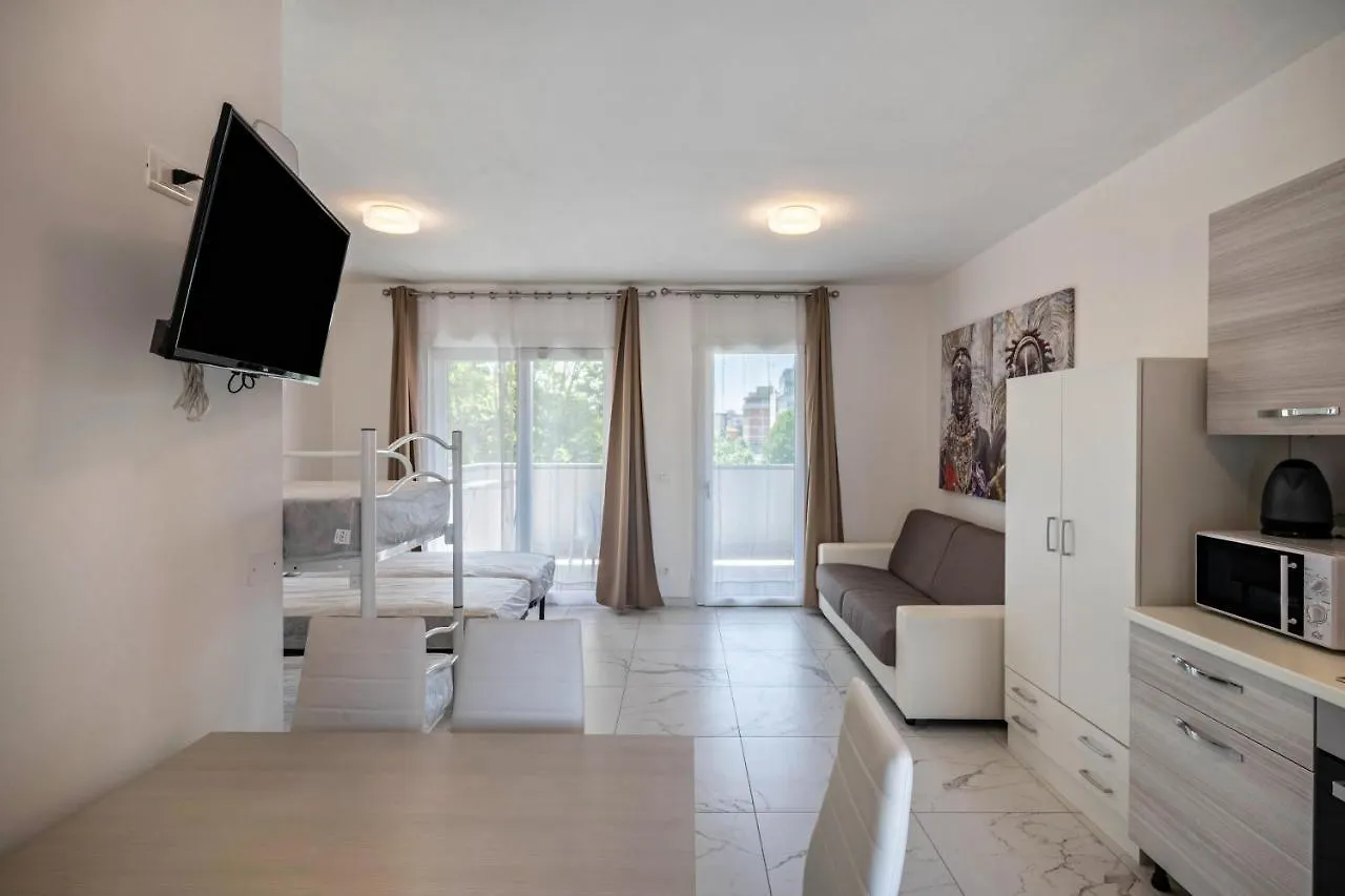 Planet Suite 203 Bibione 0*,